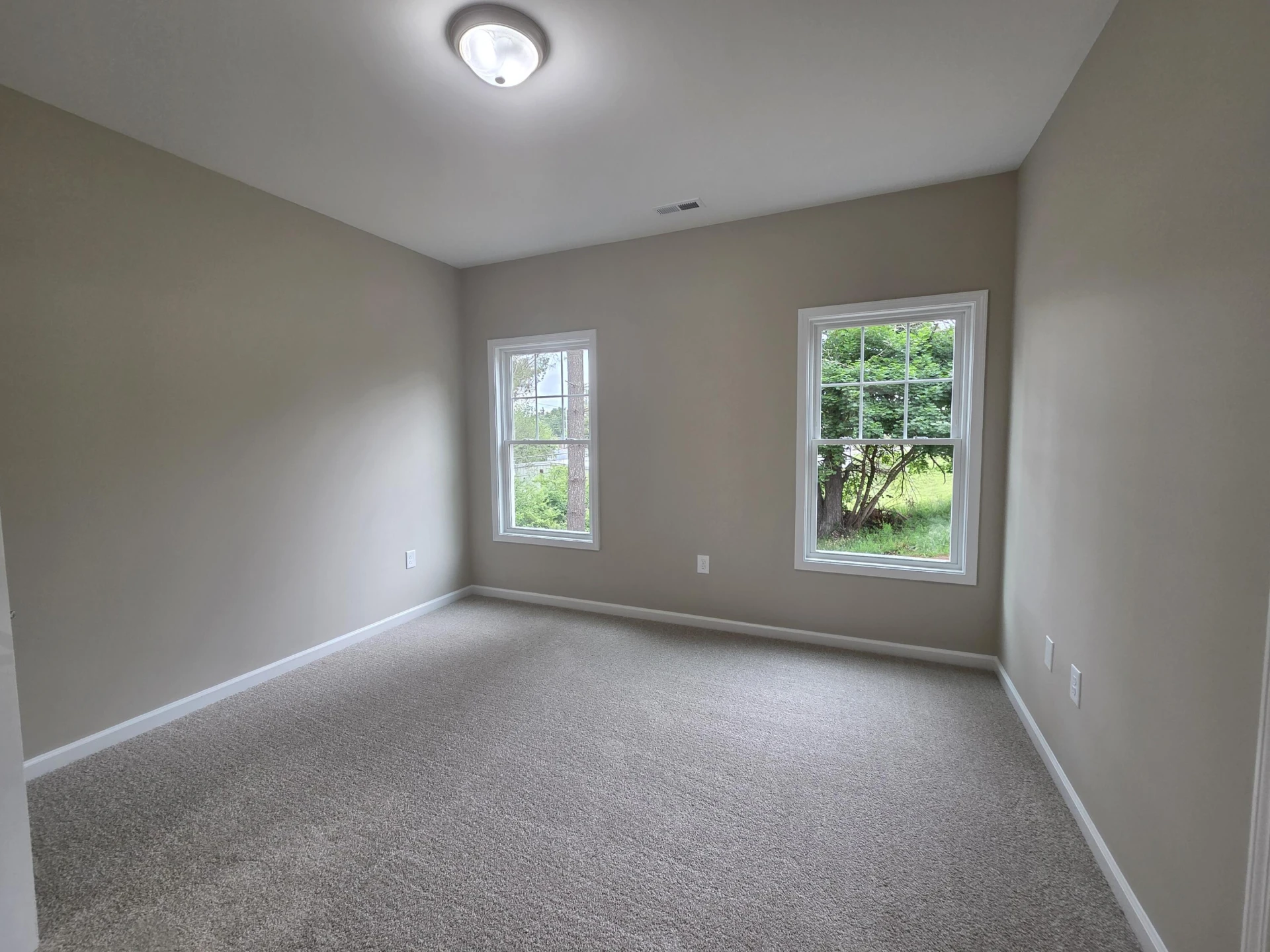 1155 Plum ST NE - Photo 24