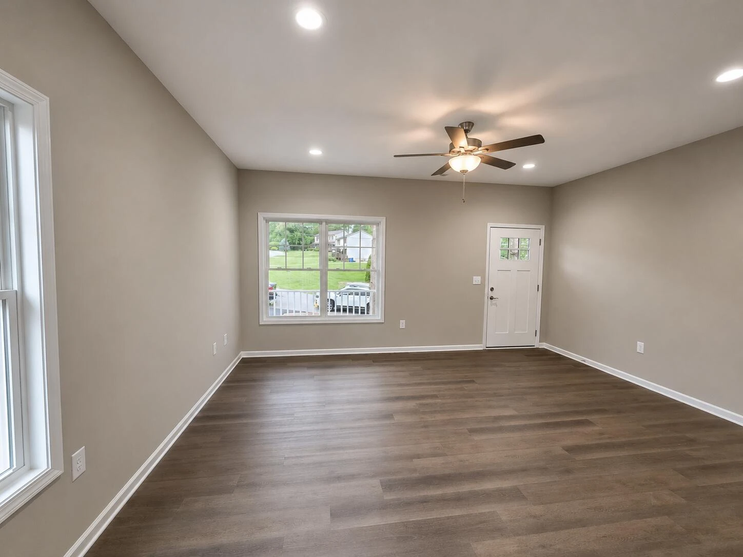 1155 Plum ST NE - Photo 8