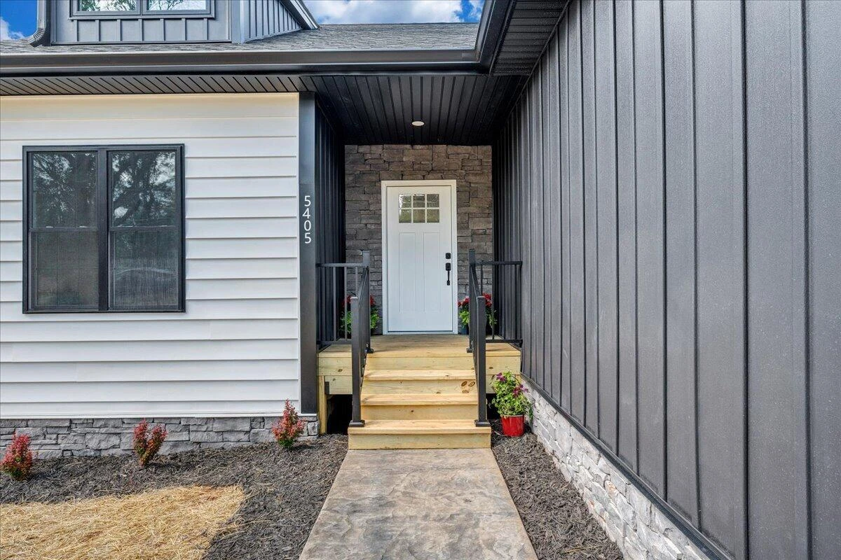 5405 Crescent BLVD - Photo 2