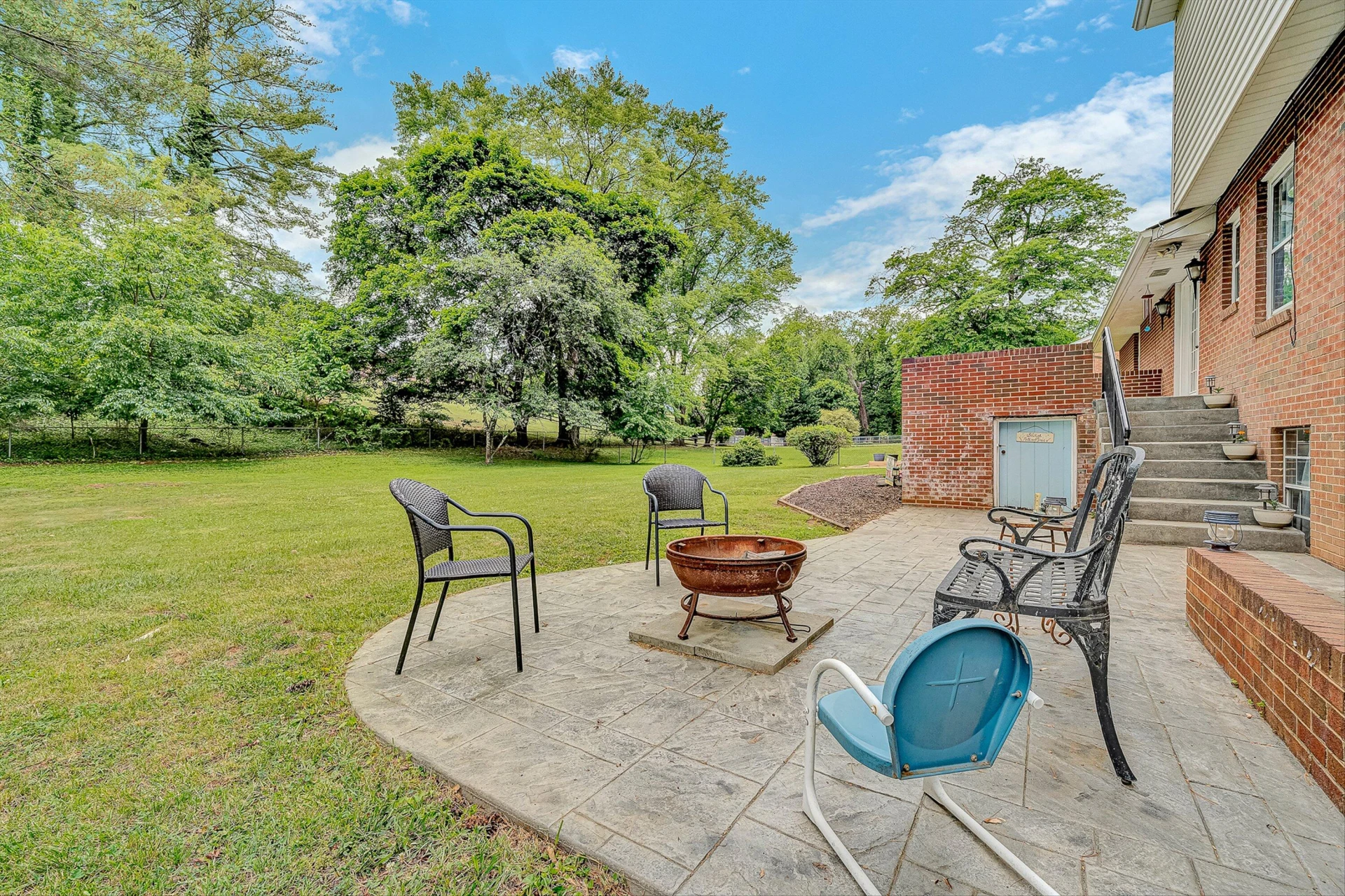 3416 Grandin RD SW - Photo 35