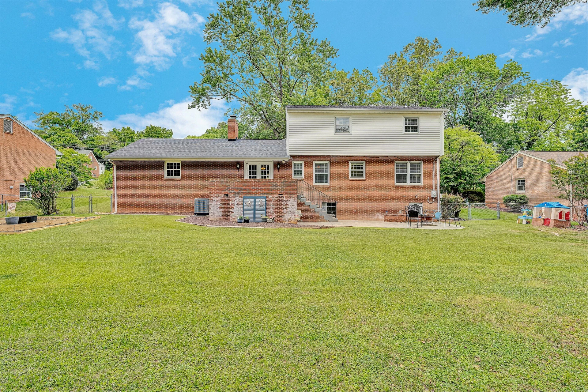 3416 Grandin RD SW - Photo 42