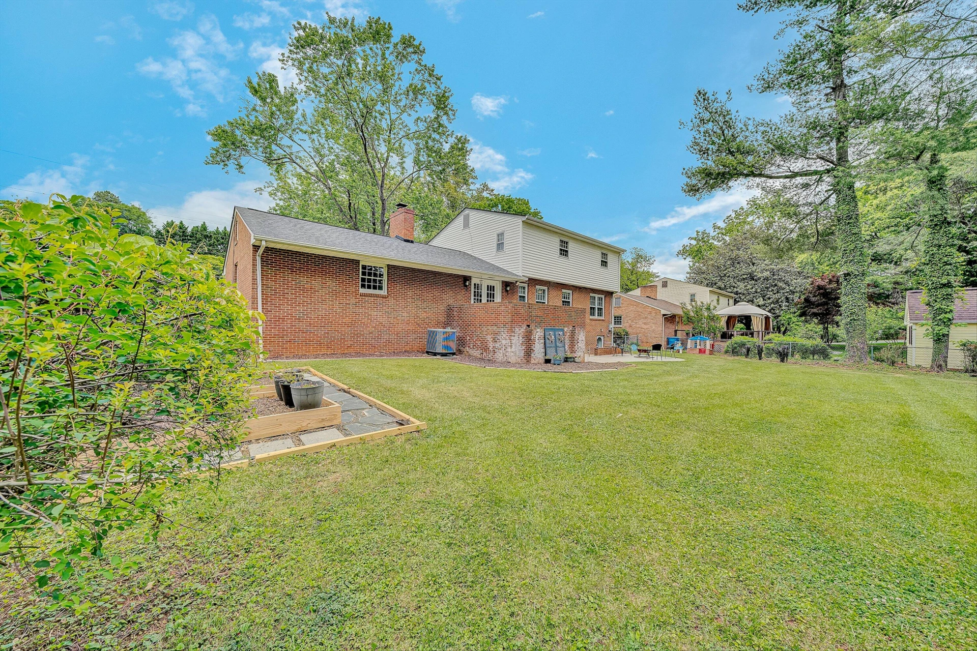 3416 Grandin RD SW - Photo 43