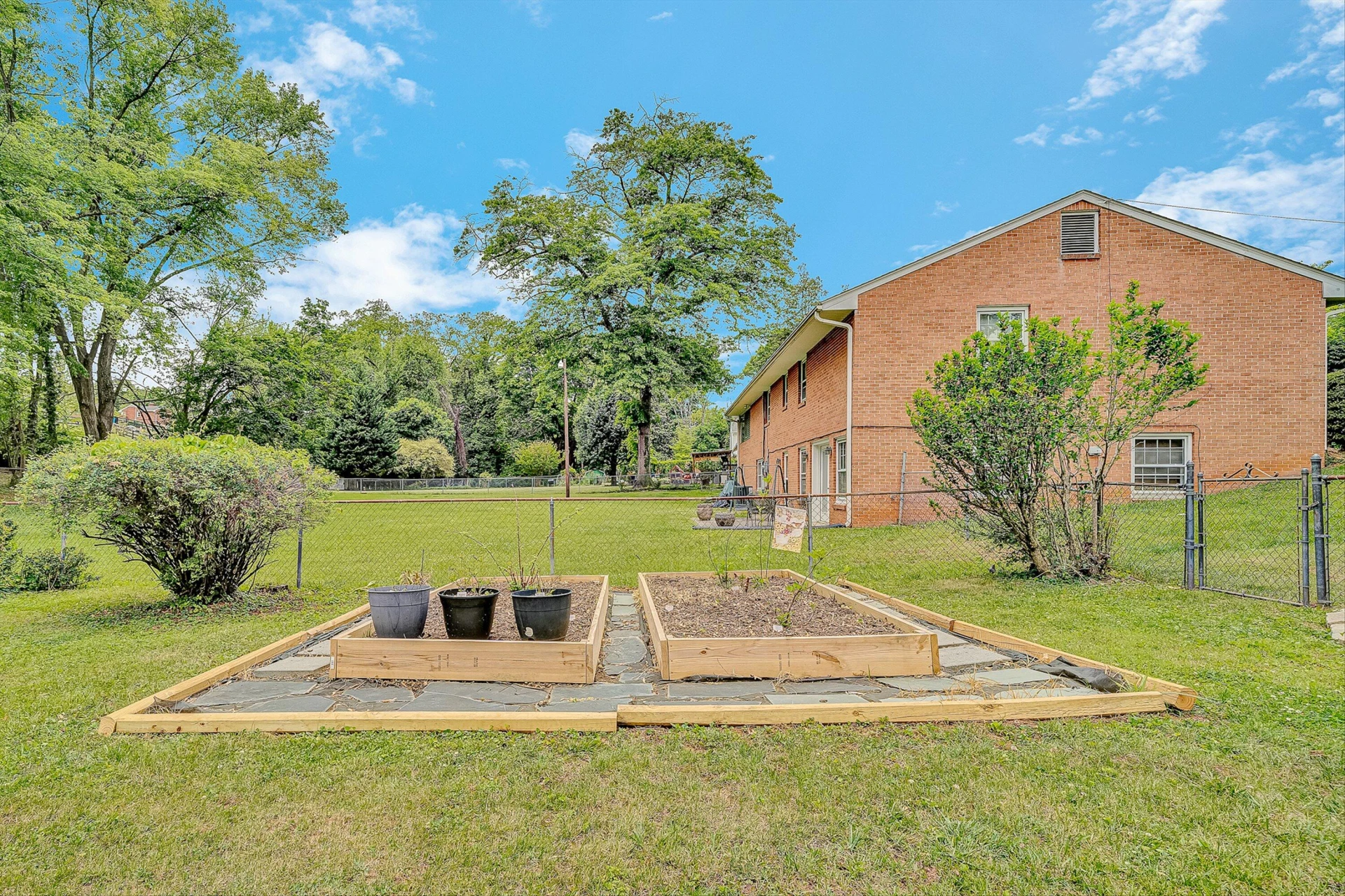 3416 Grandin RD SW - Photo 44