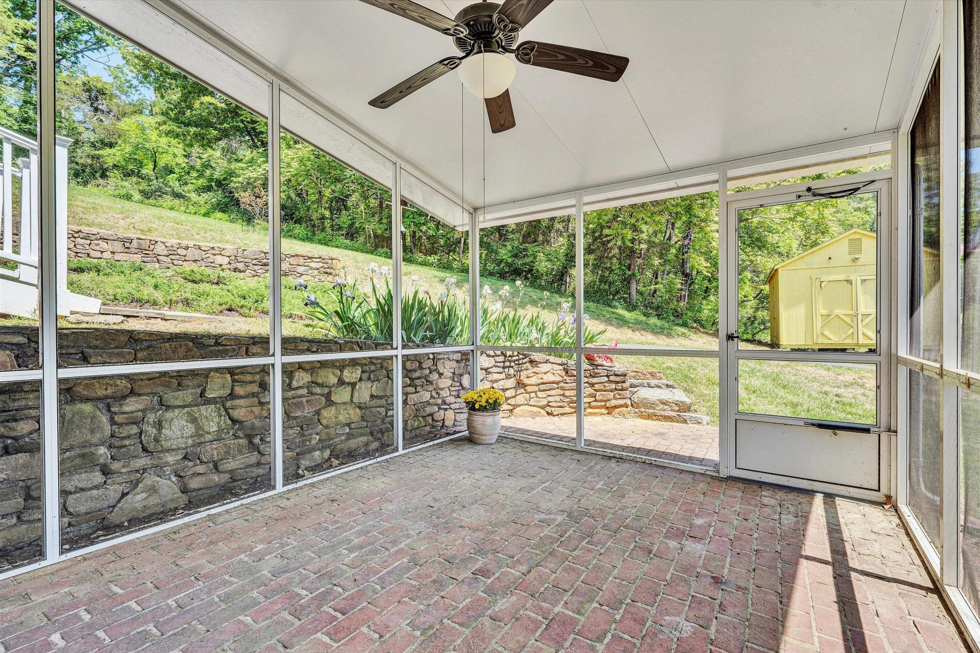 133 Kelsey WAY - Photo 35