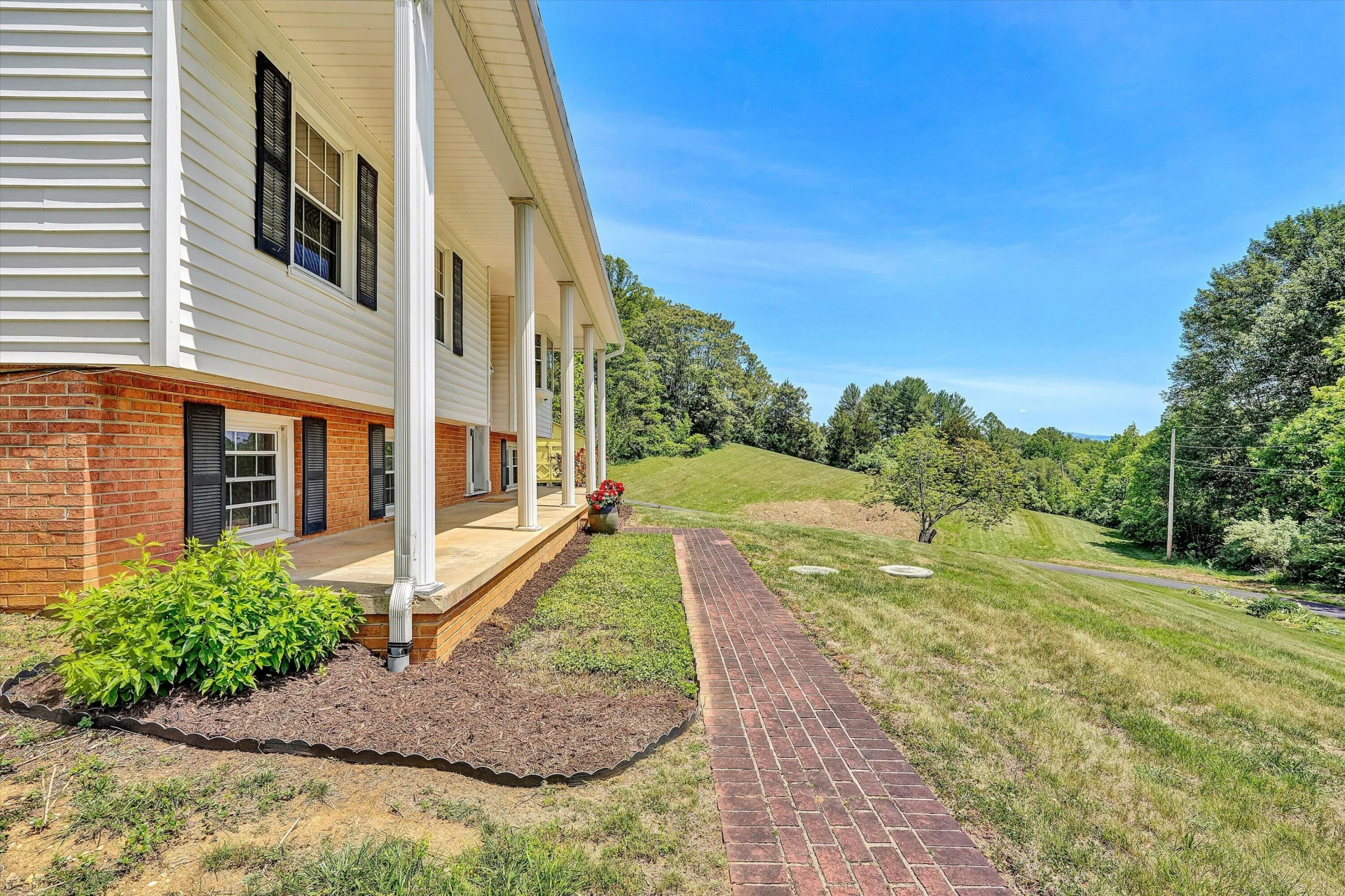 133 Kelsey WAY - Photo 5