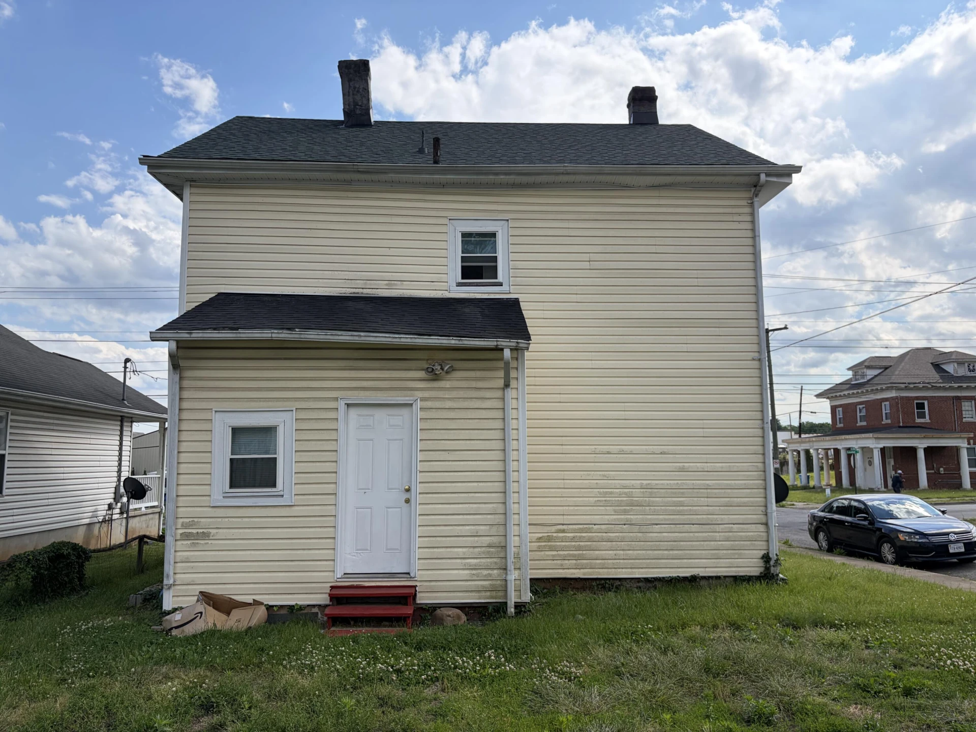 1131 Loudon AVE NW - Photo 2