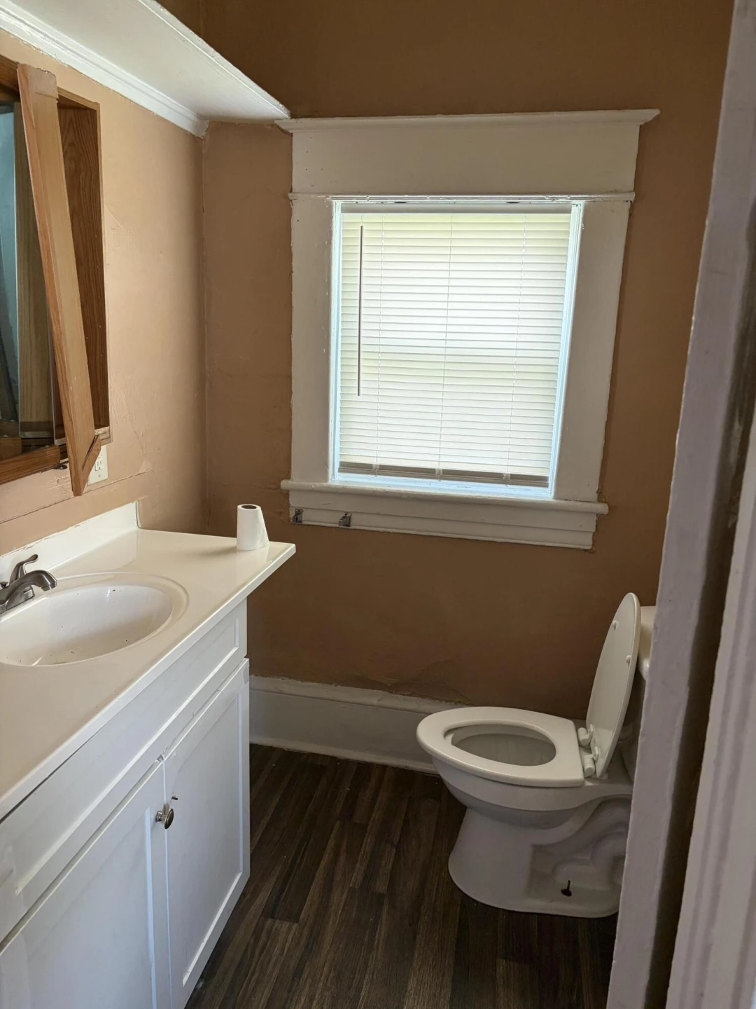 1131 Loudon AVE NW - Photo 3