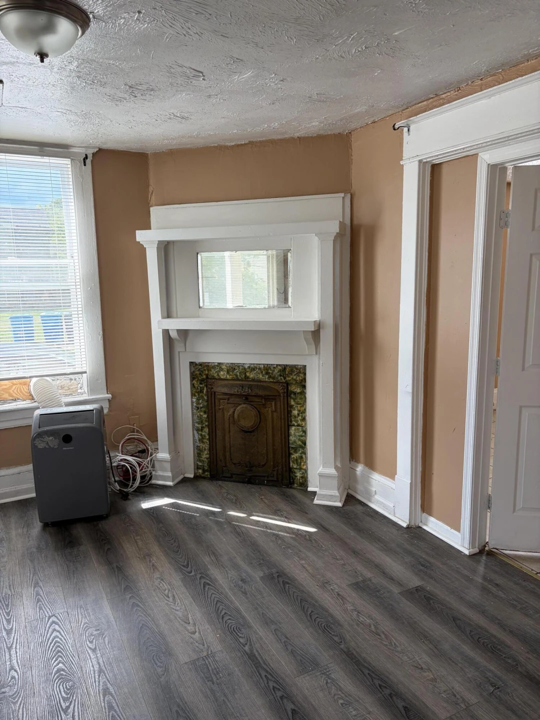 1131 Loudon AVE NW - Photo 7