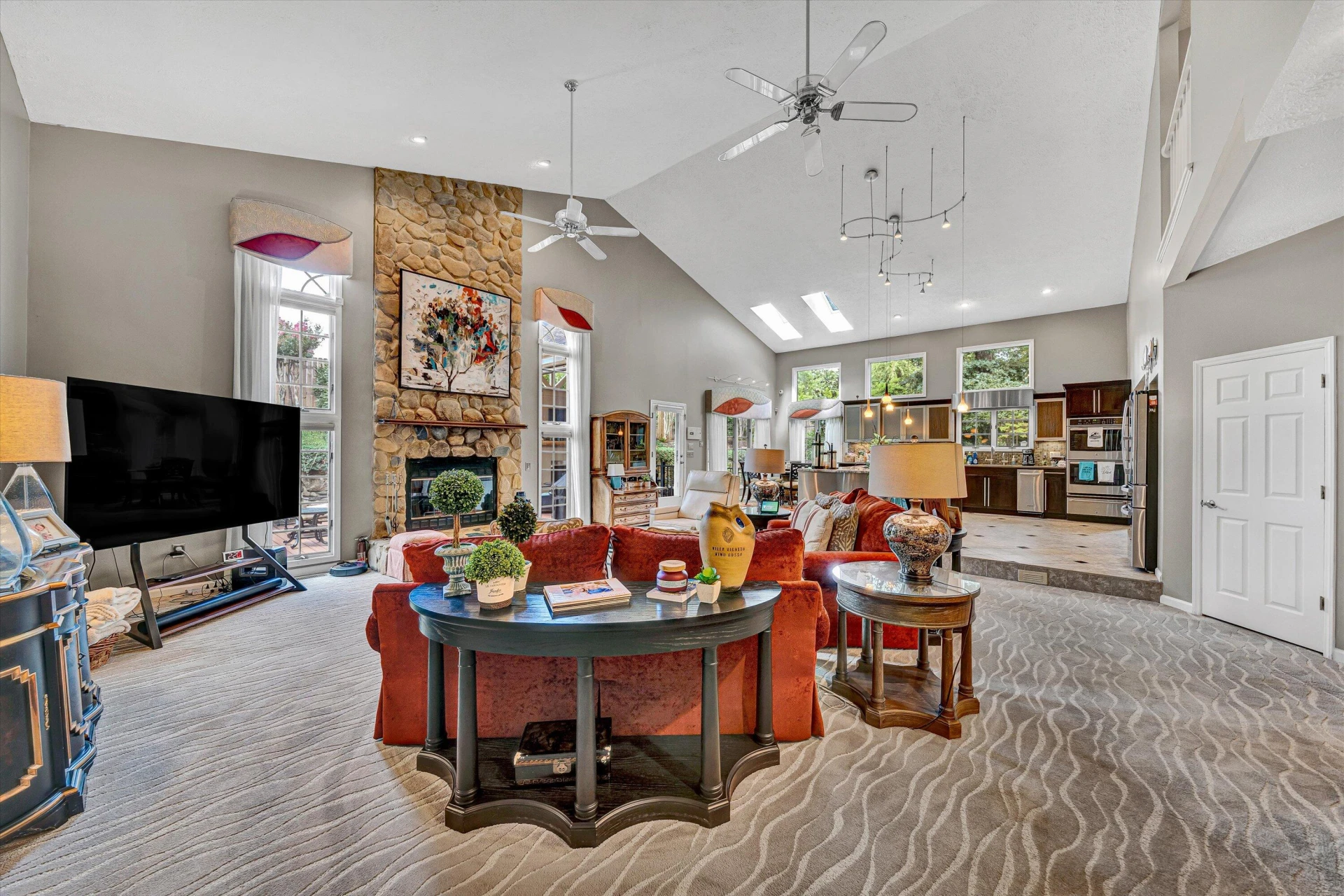 812 Scott CIR - Photo 22