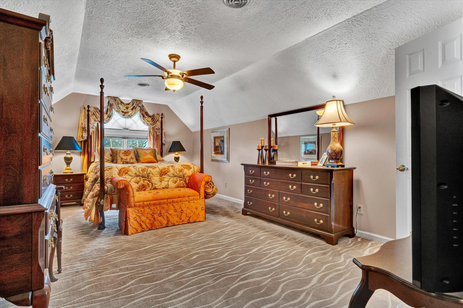 812 Scott CIR - Photo 32