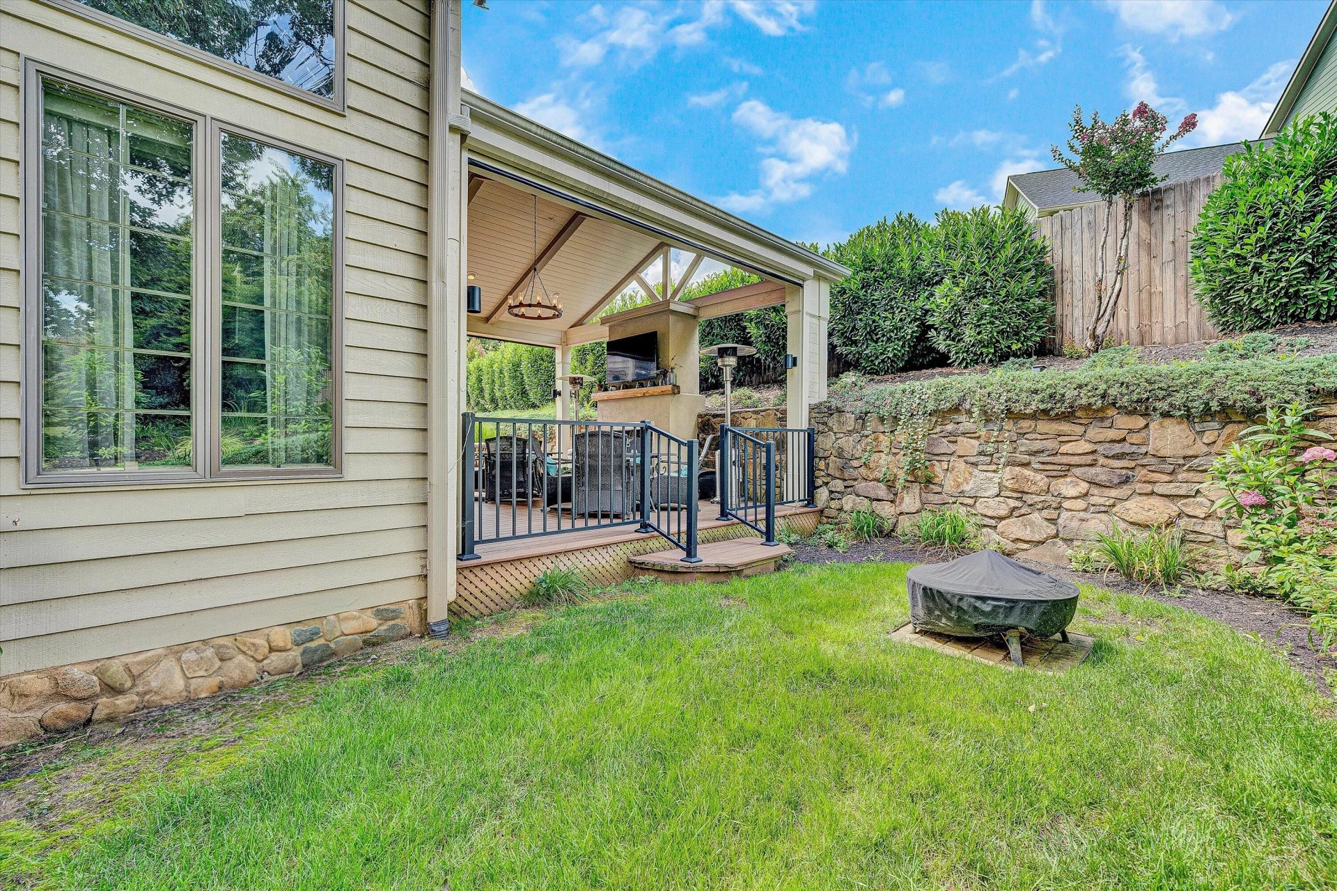812 Scott CIR - Photo 38