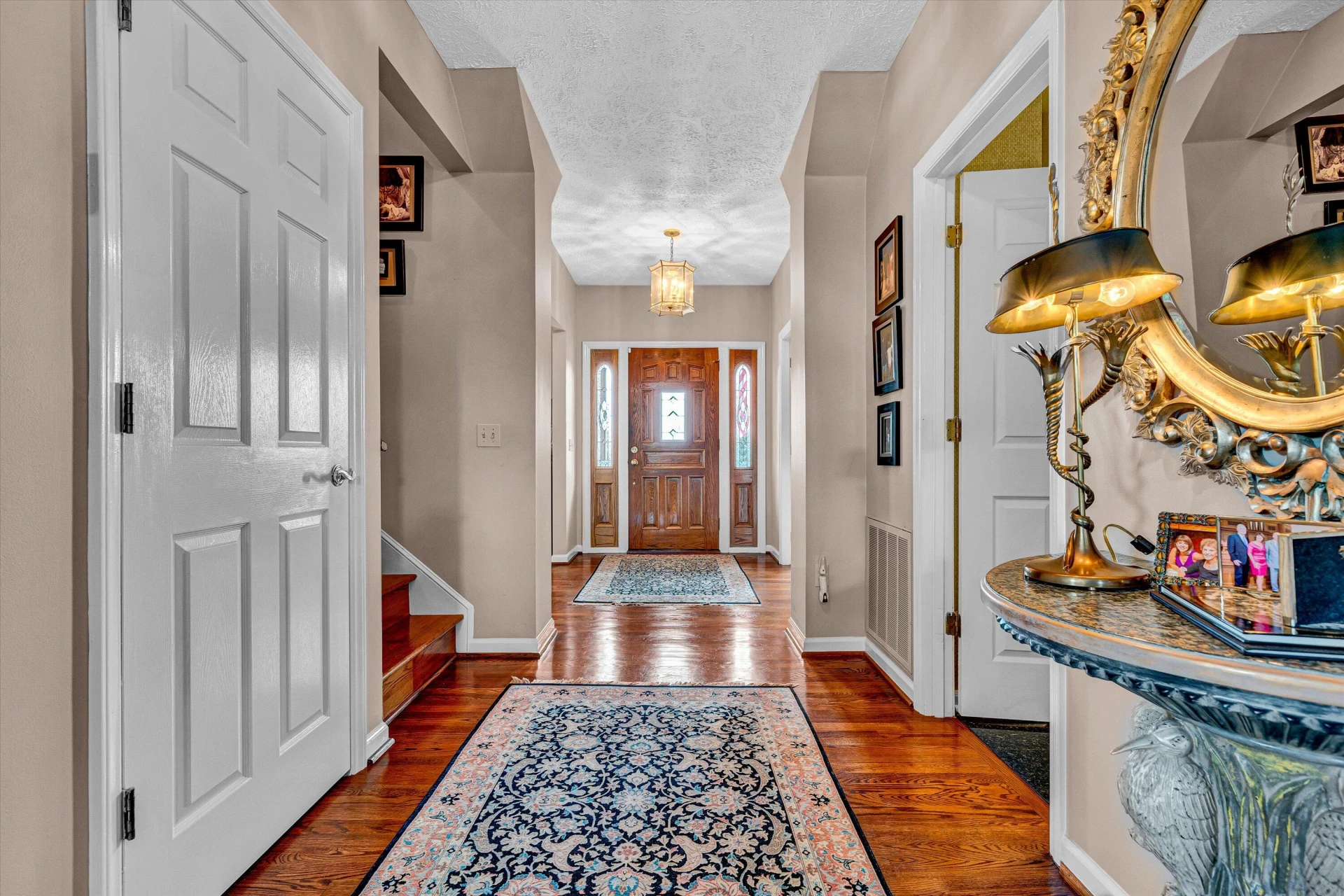 812 Scott CIR - Photo 4