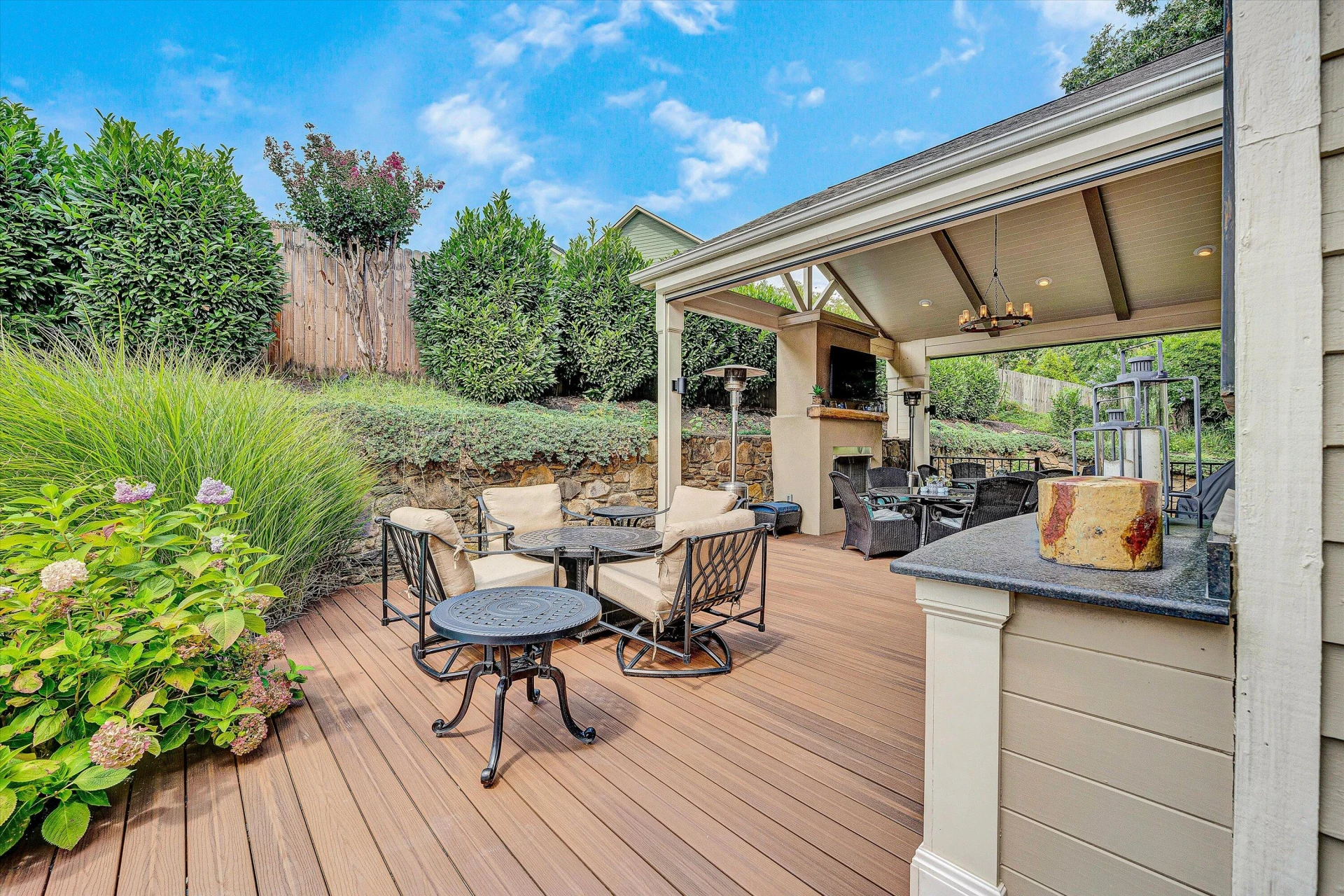 812 Scott CIR - Photo 41