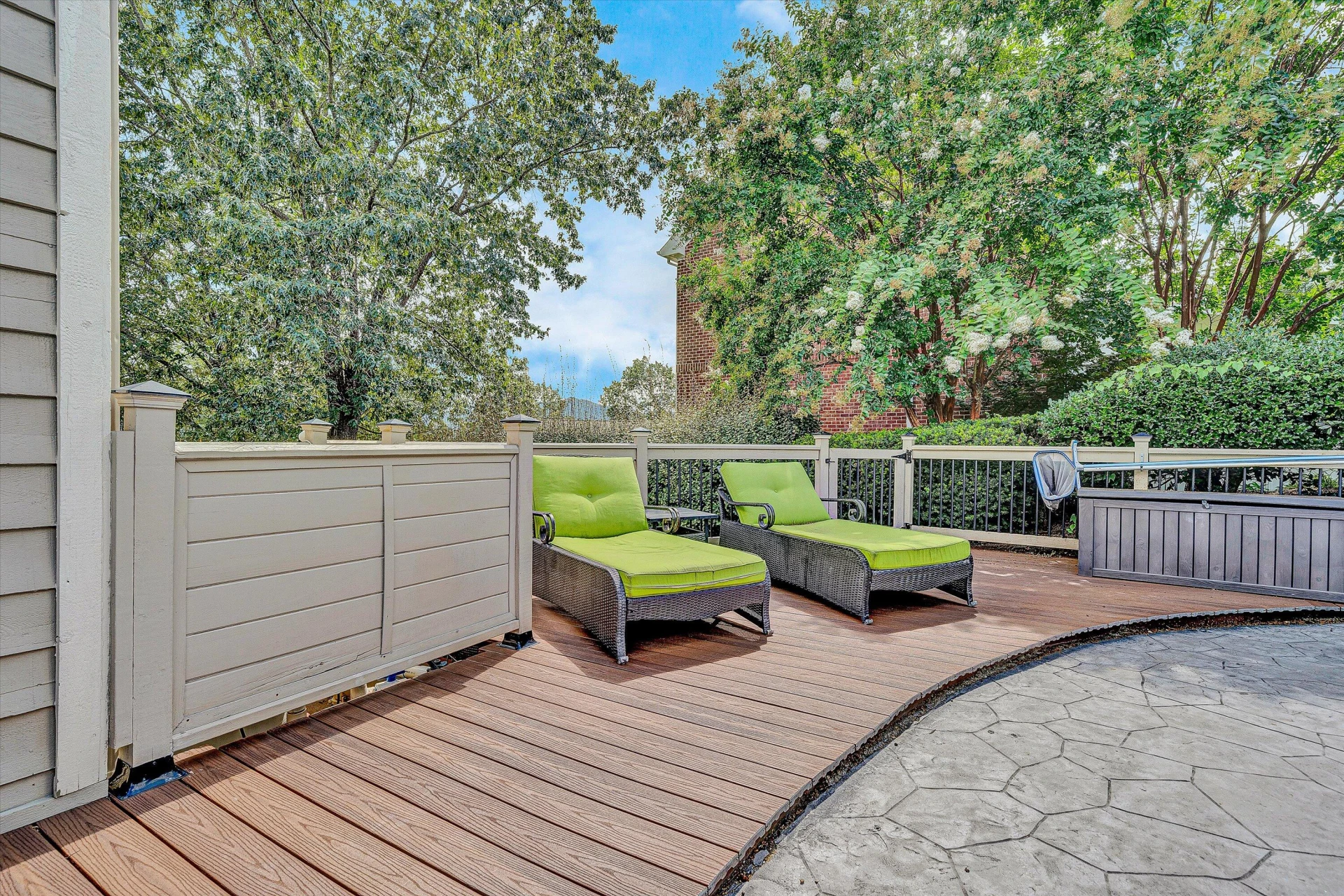812 Scott CIR - Photo 46