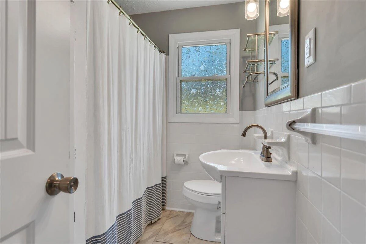 2416 Shull RD NE - Photo 19