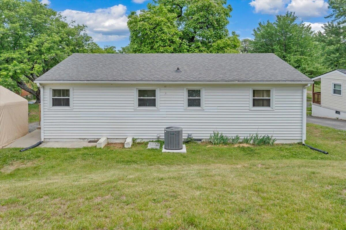 2416 Shull RD NE - Photo 21