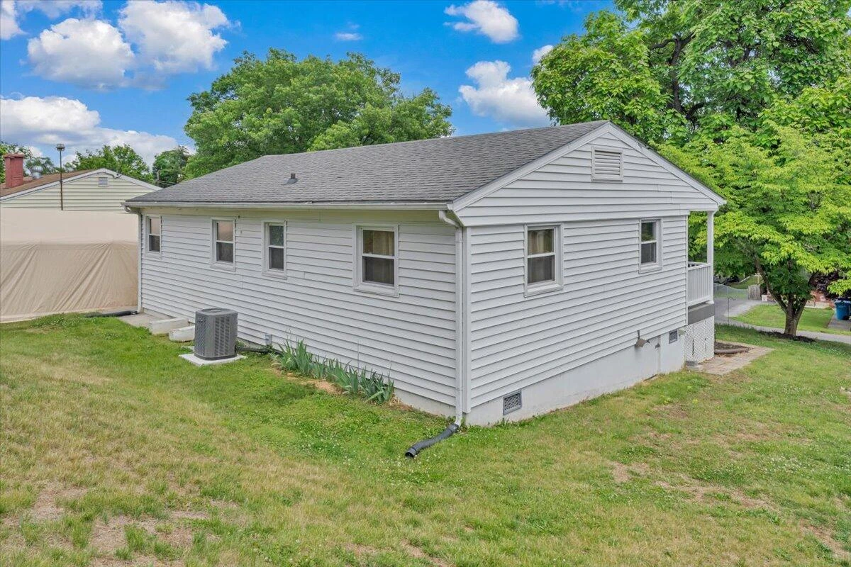 2416 Shull RD NE - Photo 22