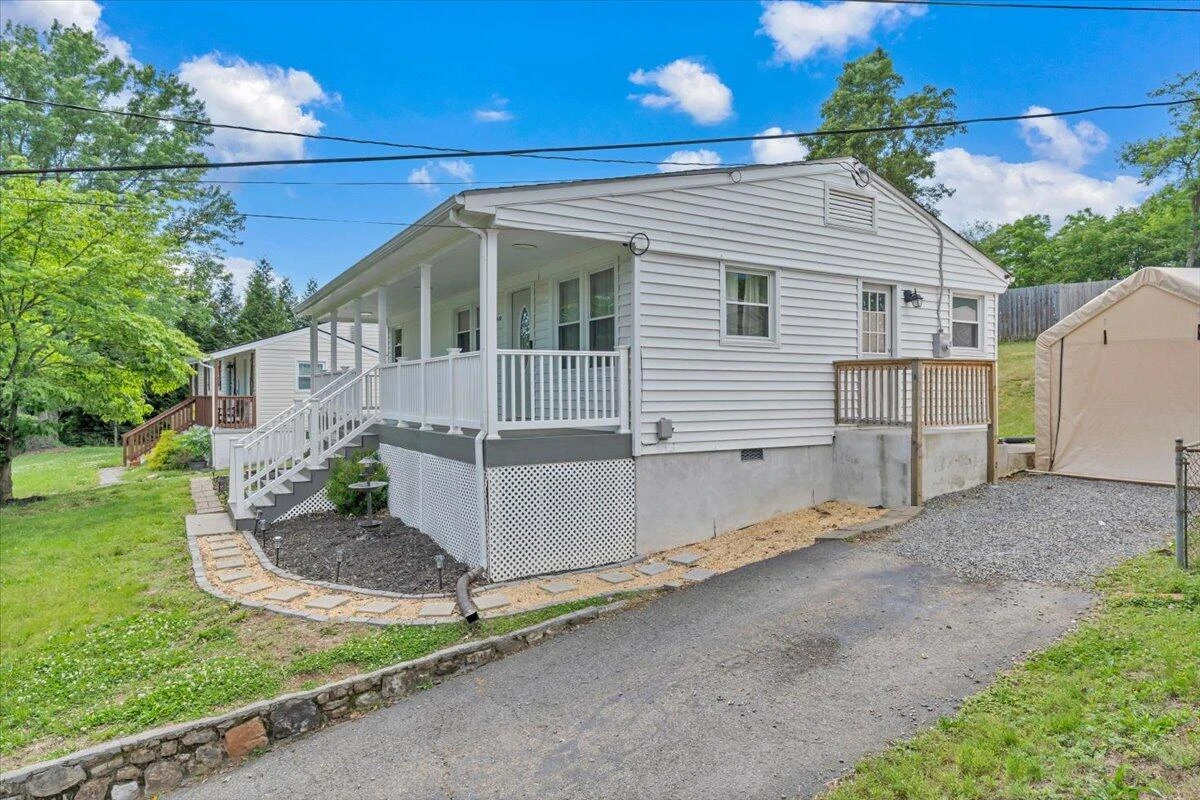 2416 Shull RD NE - Photo 26
