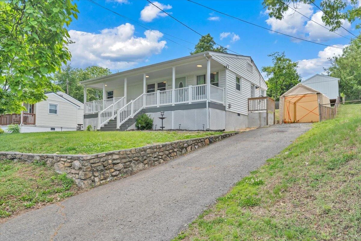 2416 Shull RD NE - Photo 27