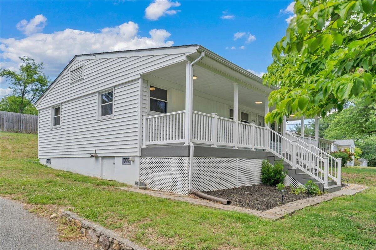 2416 Shull RD NE - Photo 28