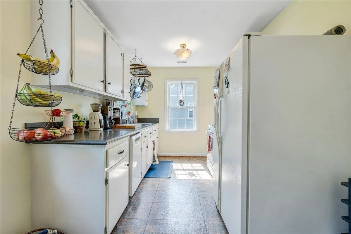 2519 Windsor AVE SW - Photo 14