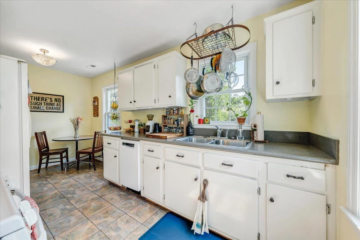 2519 Windsor AVE SW - Photo 19