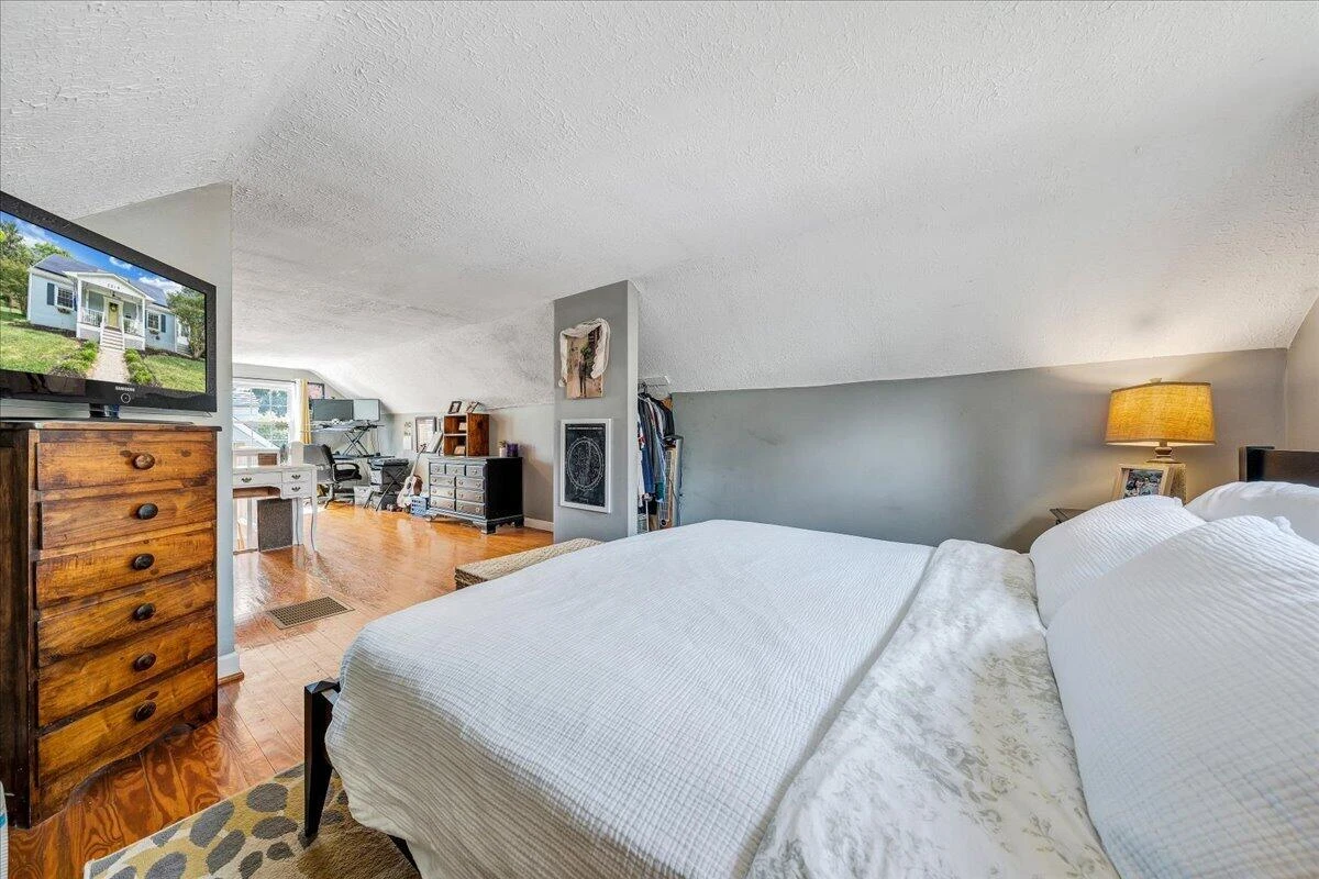 2519 Windsor AVE SW - Photo 30