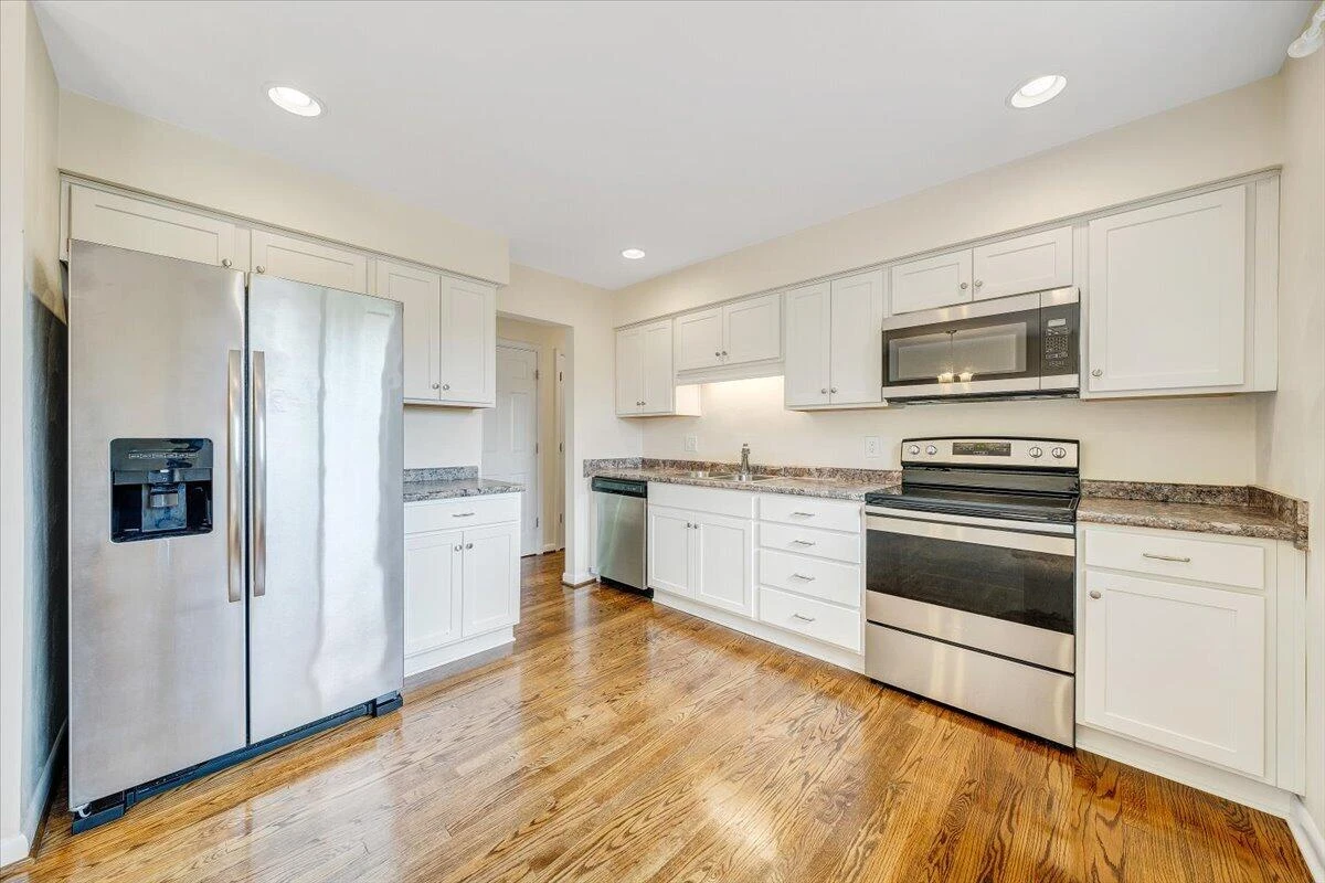 3808 Kentland DR - Photo 14