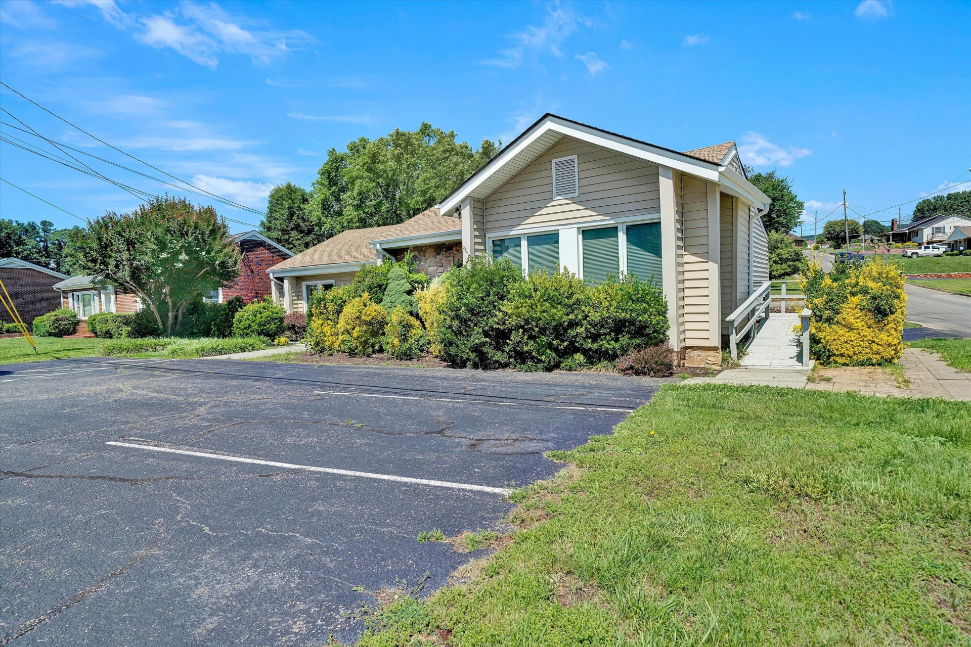 365 TANYARD RD - Photo 3