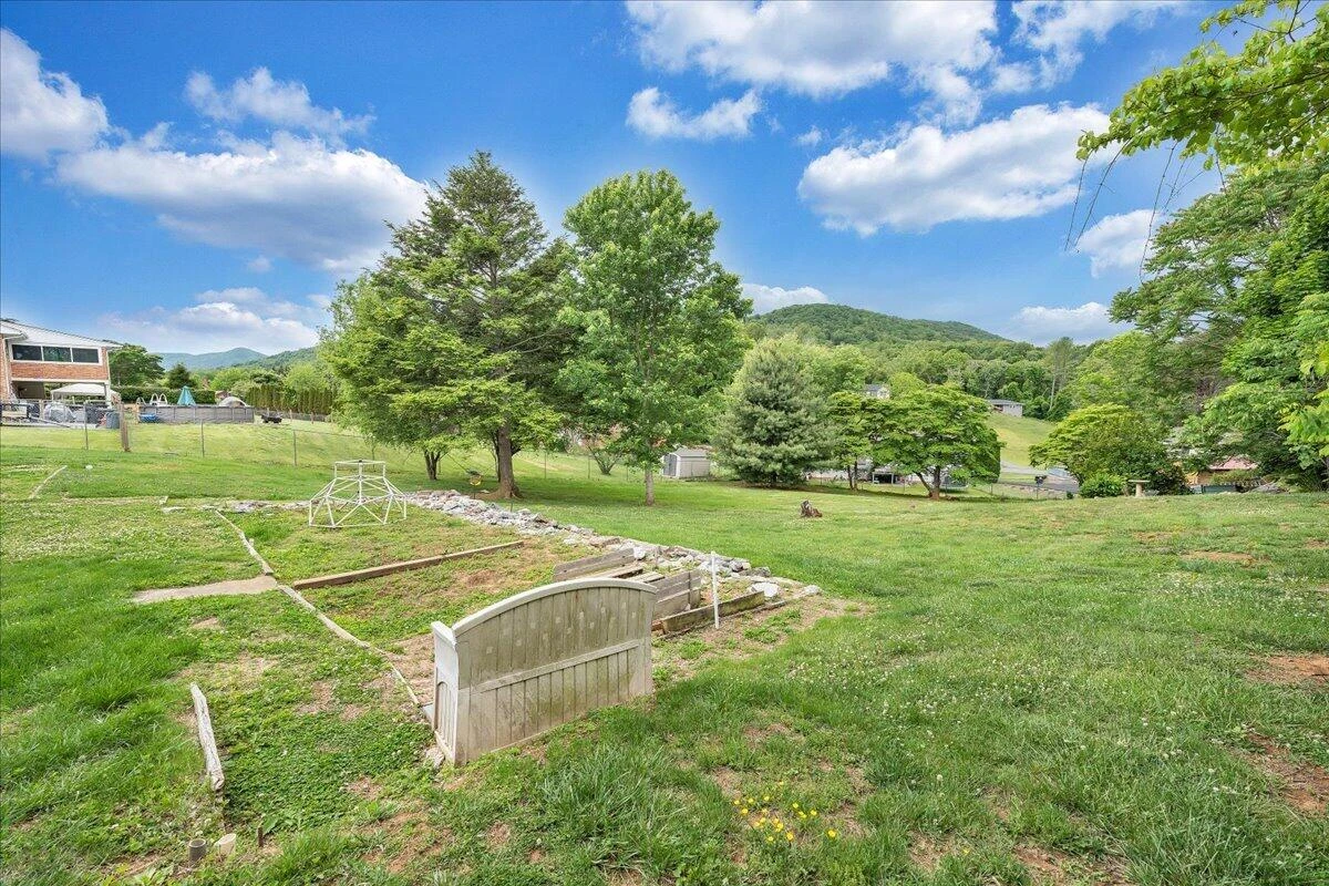 124 Dawnridge LN - Photo 3