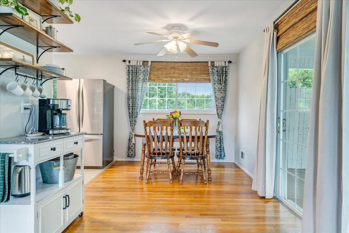 124 Dawnridge LN - Photo 8