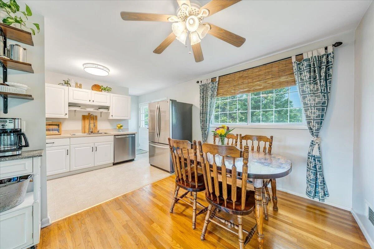 124 Dawnridge LN - Photo 9