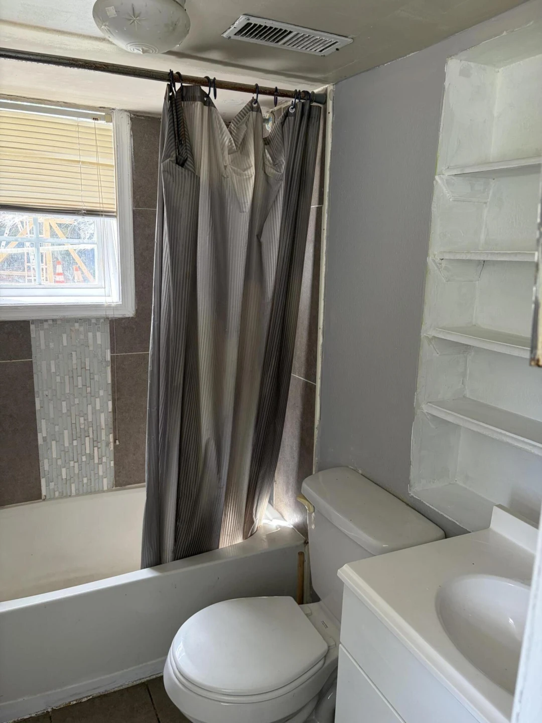 1810 Centre AVE NW - Photo 13