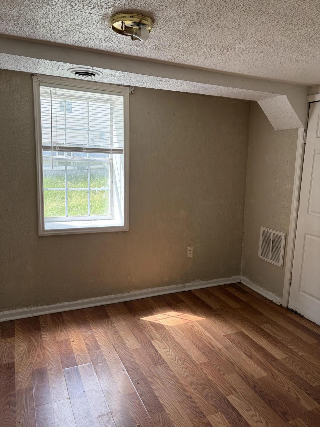 1810 Centre AVE NW - Photo 16