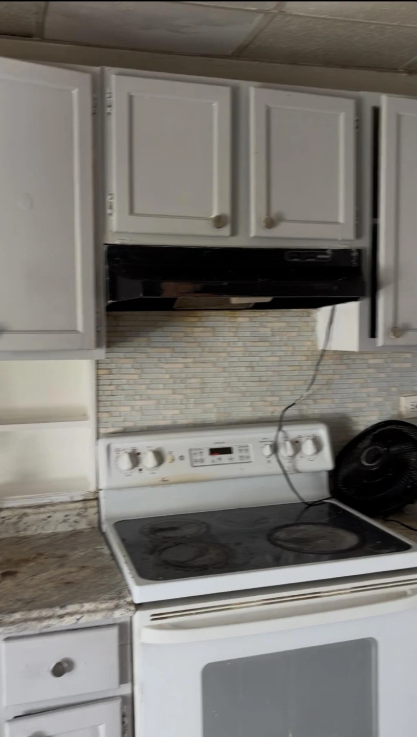 1810 Centre AVE NW - Photo 3