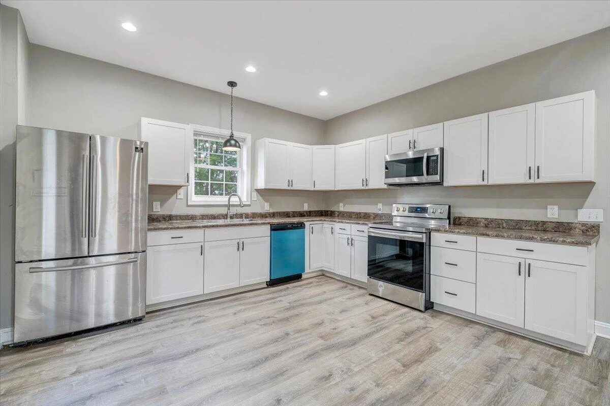 901 6Th ST SE - Photo 14