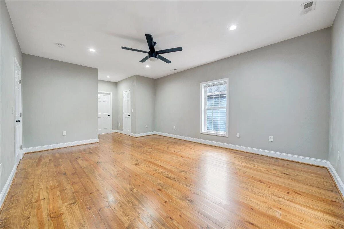 901 6Th ST SE - Photo 23