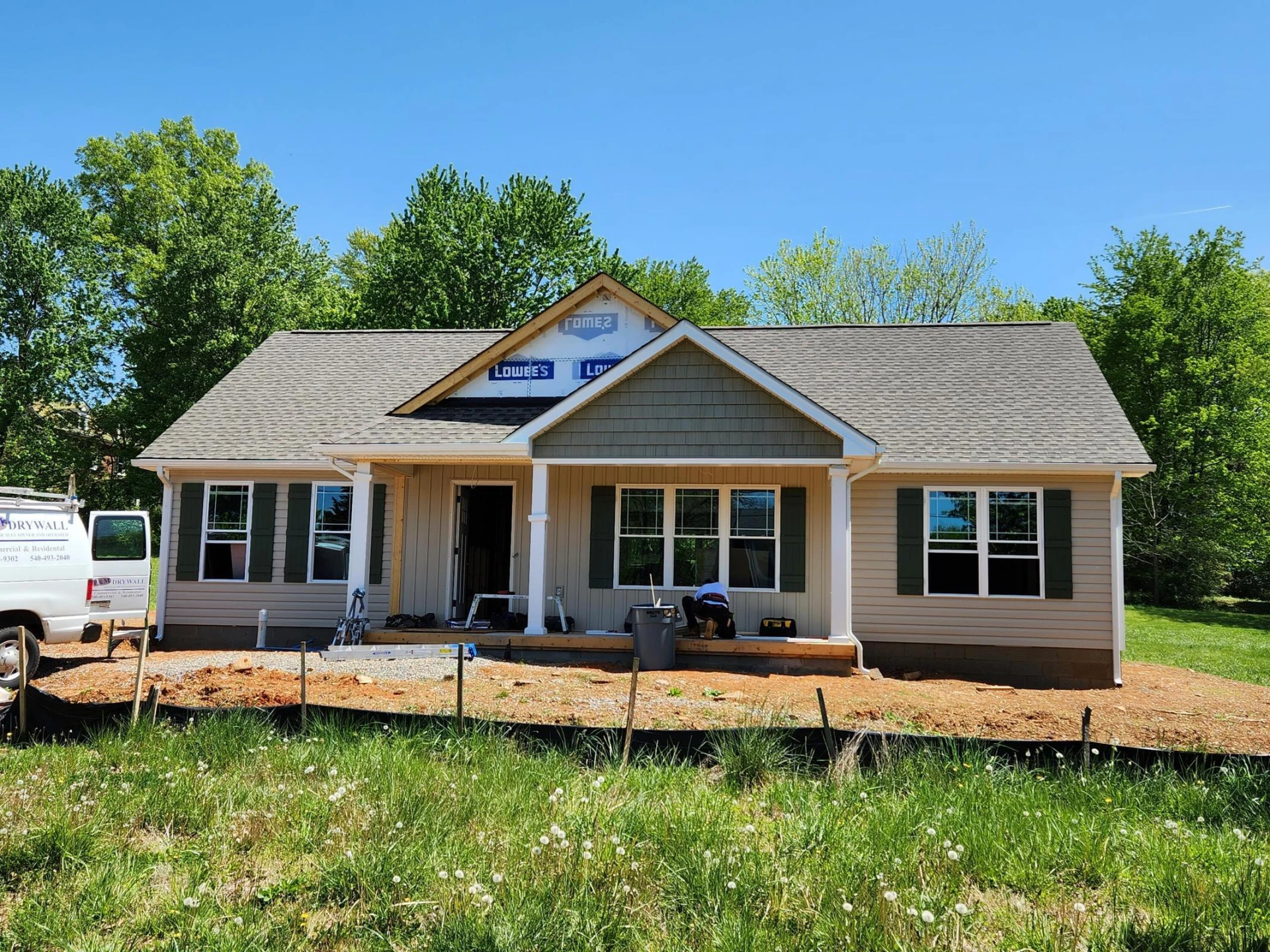 212 Princeton CIR NE