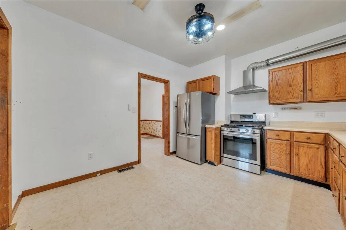 640 Mountain AVE SE - Photo 10