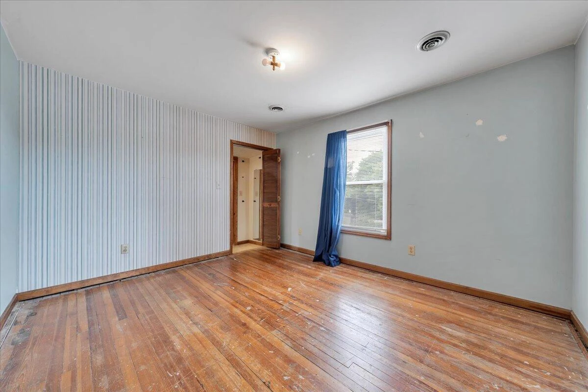 640 Mountain AVE SE - Photo 18