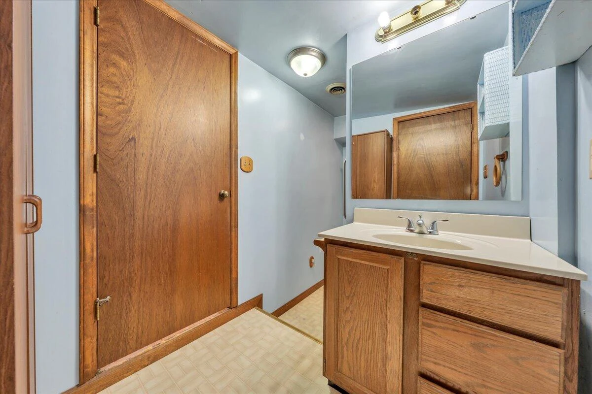 640 Mountain AVE SE - Photo 21
