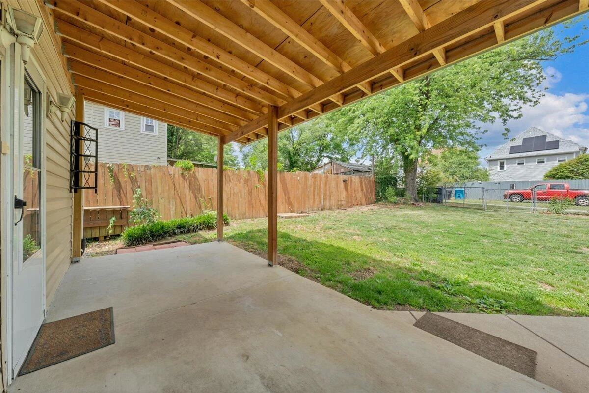 640 Mountain AVE SE - Photo 23