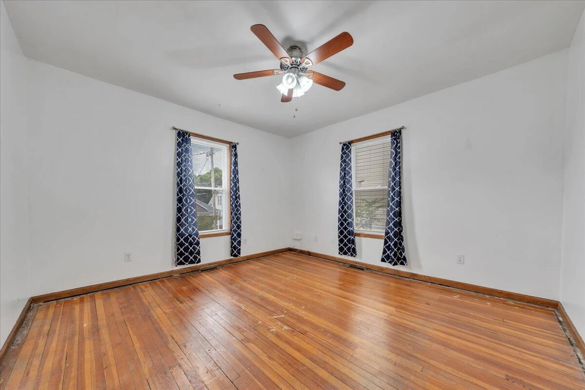 640 Mountain AVE SE - Photo 5