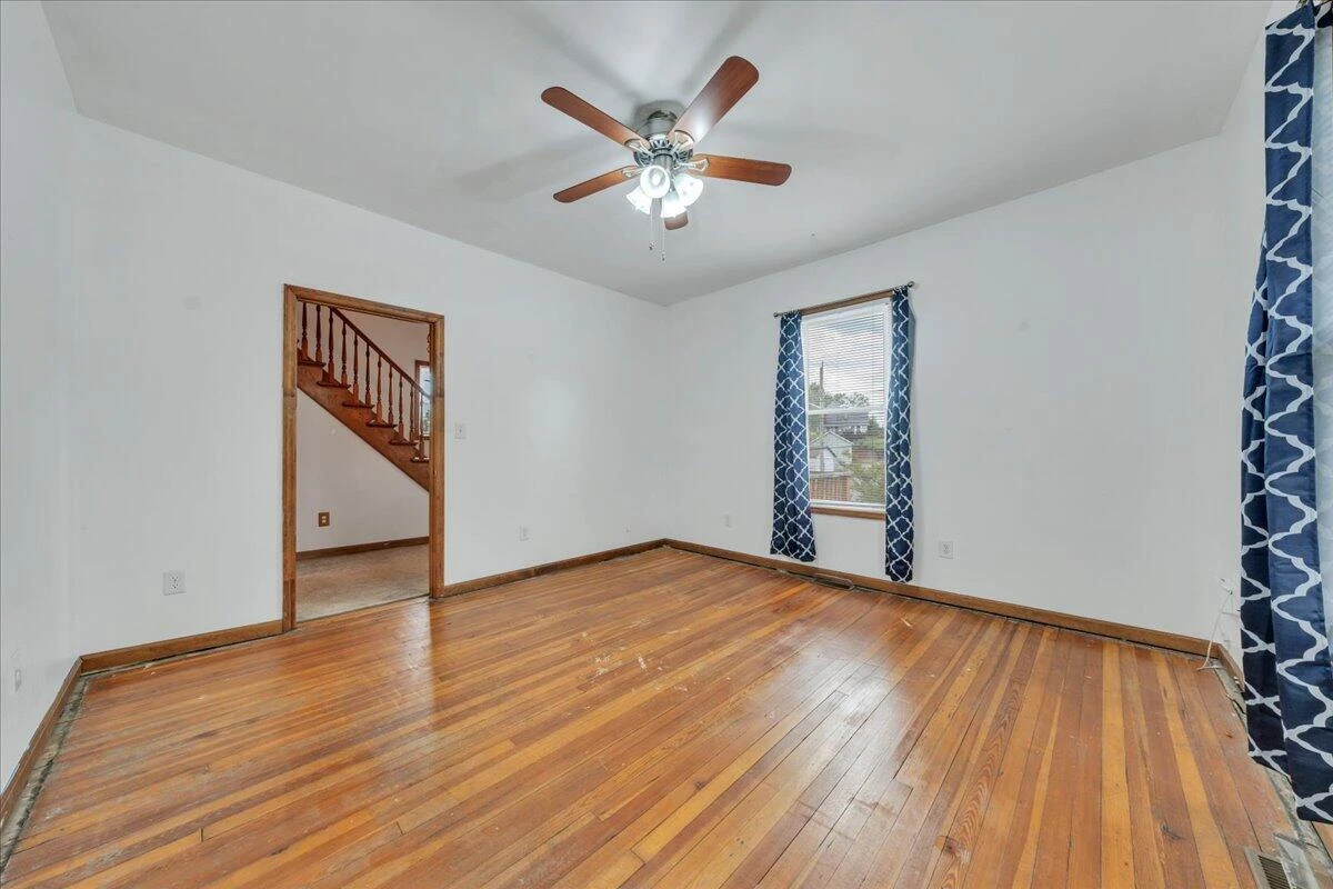 640 Mountain AVE SE - Photo 6