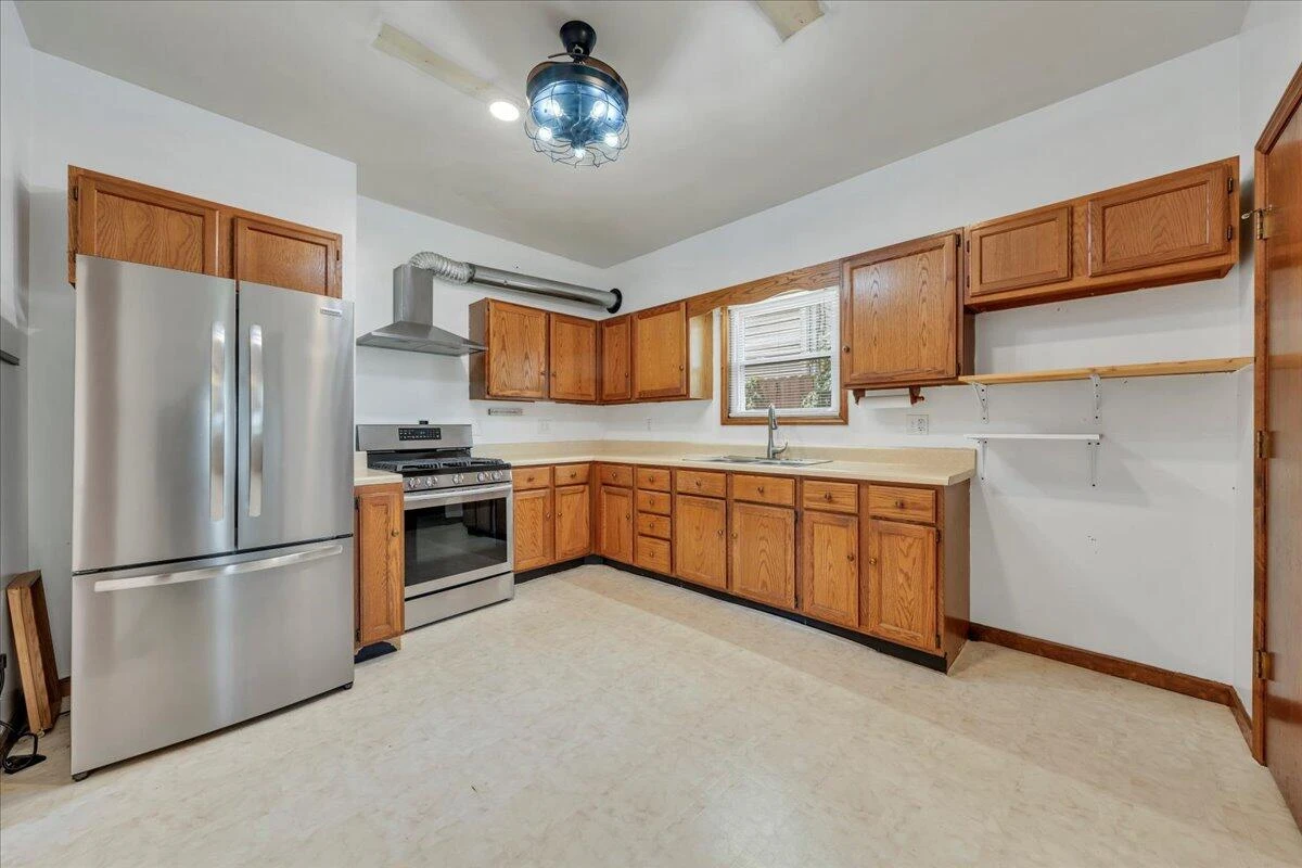 640 Mountain AVE SE - Photo 9