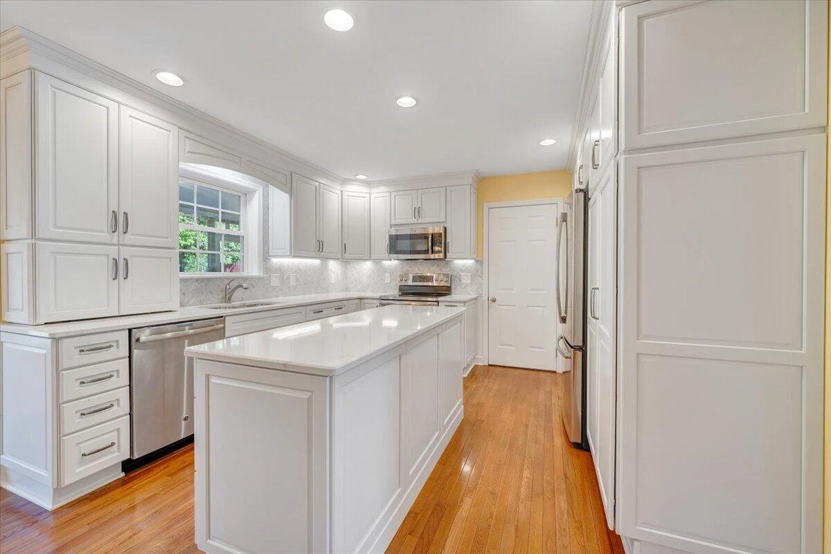 6204 Sandhurst DR - Photo 13