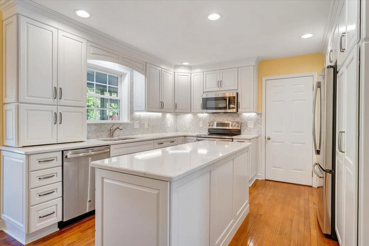 6204 Sandhurst DR - Photo 14
