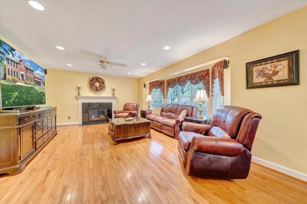 6204 Sandhurst DR - Photo 23