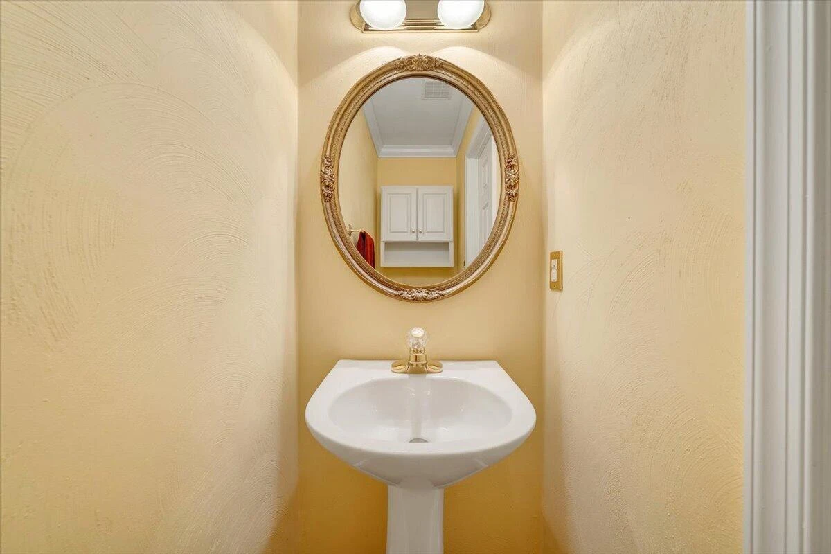 6204 Sandhurst DR - Photo 29