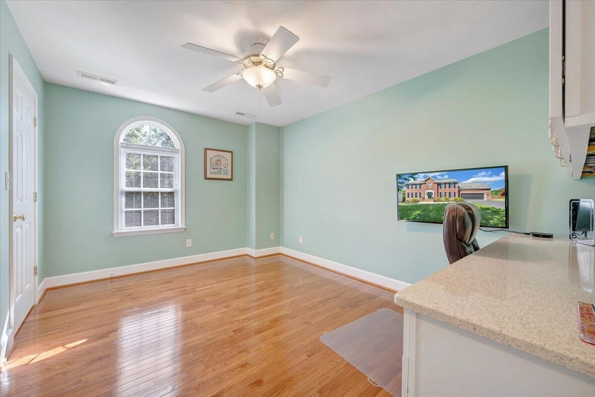 6204 Sandhurst DR - Photo 40